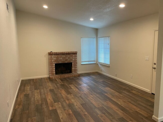 Photo - REMODELED DUPLEX CLOSE TO DOWNTOWN IN S. N...