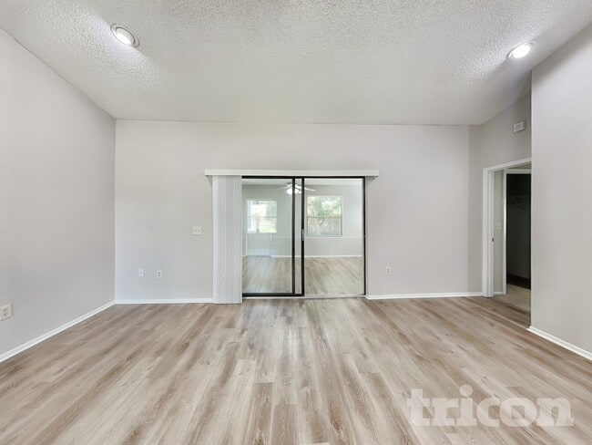 Photo - 1203 70th Dr E