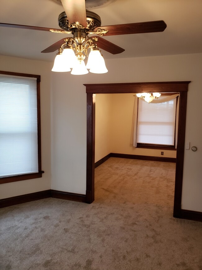 Building Photo - 633 E Lombard St Unit 1 Rental