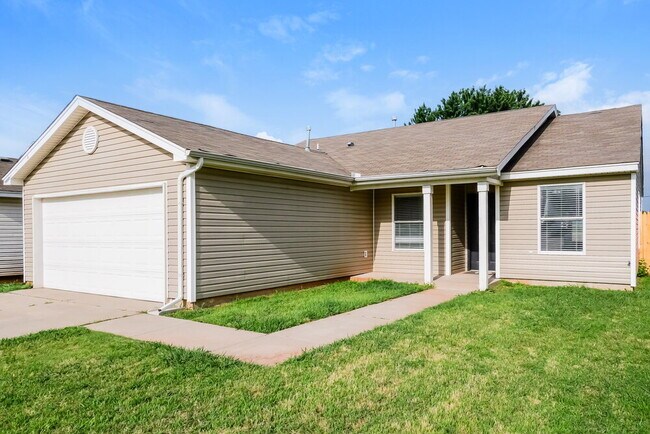 Photo - 1101 Edinburg Dr