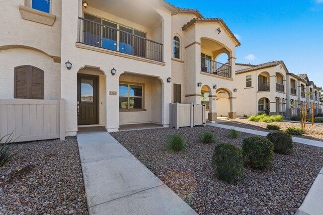 Photo - ** Like new Luxurious Modern townhome with 2 Master Suits in Warner Meadows**