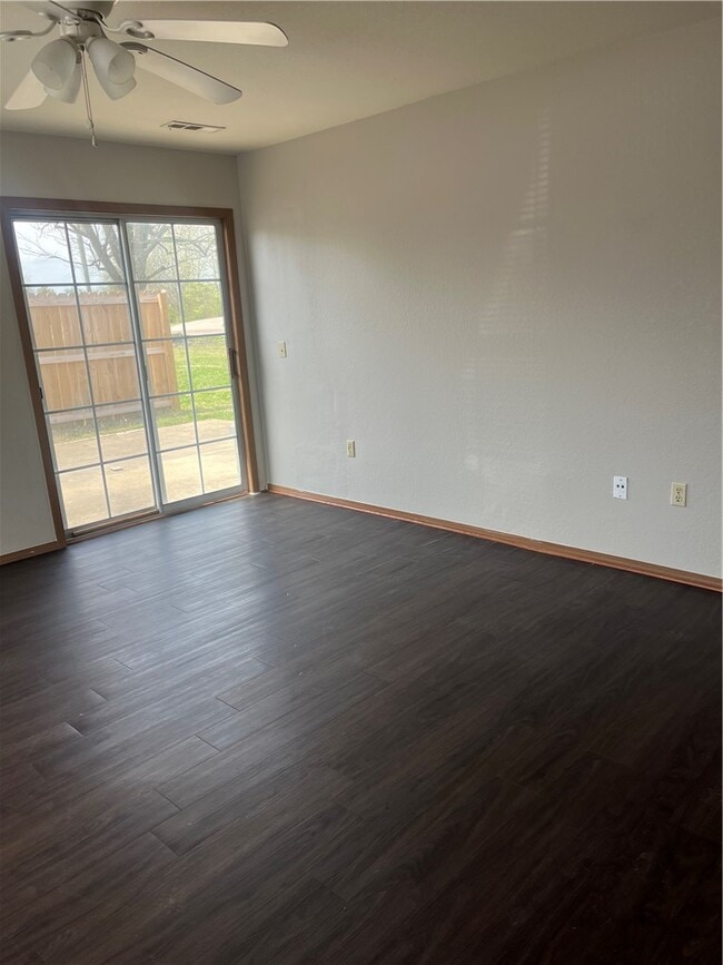 Photo - 423 S Water St