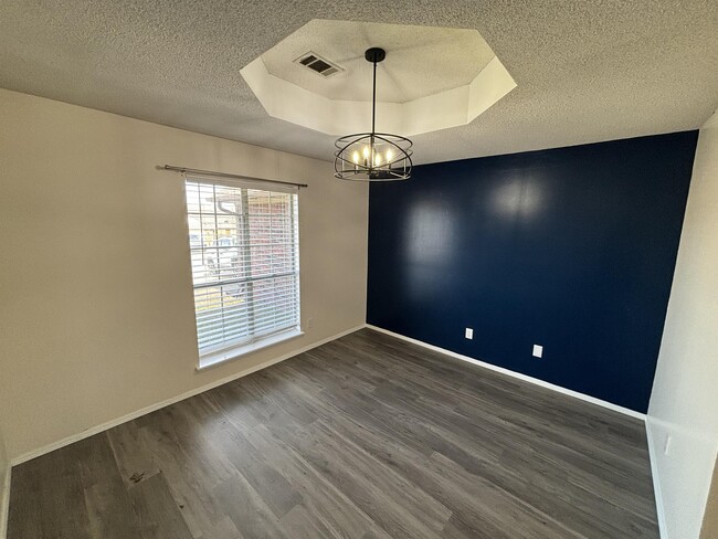 Photo - 8812 Skypark Dr