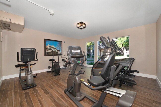 The Crest at Citrus Heights (55+)