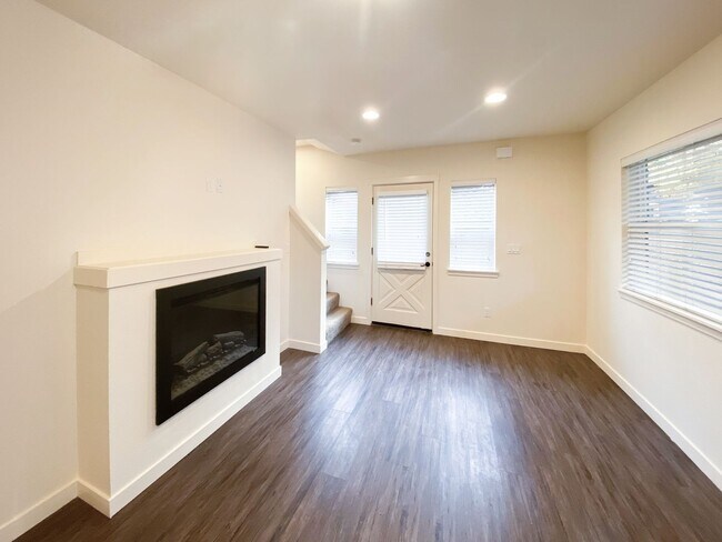 Photo - Waukie Unit B