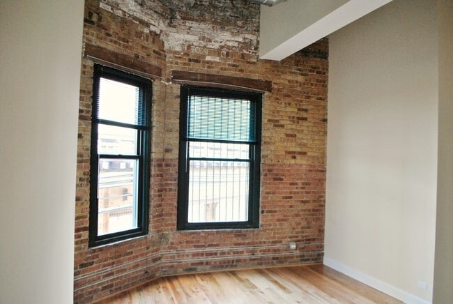 Photo - 2025 W North Ave Unidad 2A
