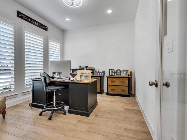 Photo - 5422 Farm Hill Way