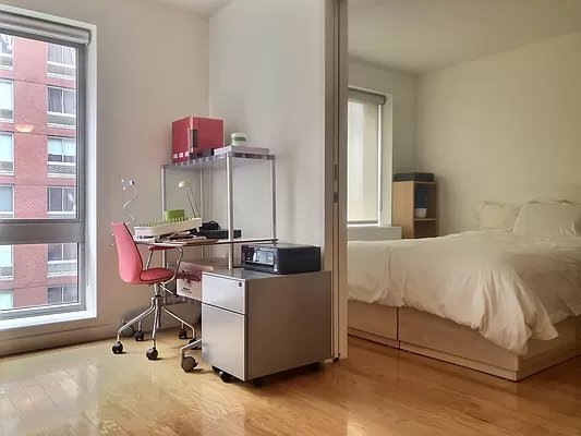 555 W 23rd St Unit S7A