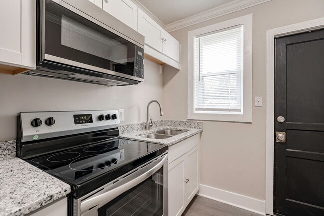 Photo - Charming Apartment Downtown Columbia - Hou... Unit 1216 1/2 Gregg Street