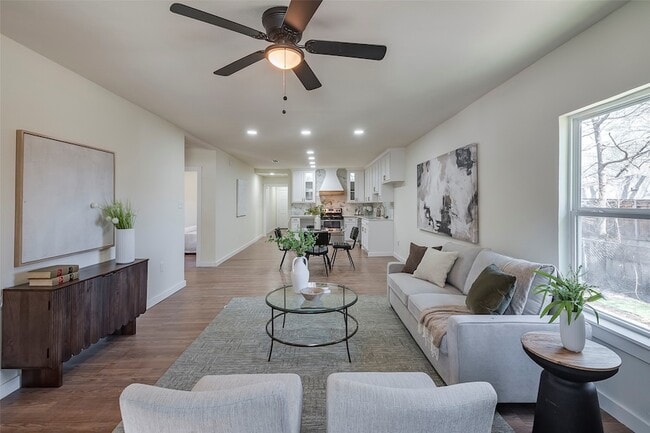 Photo - 1101 Anthony St