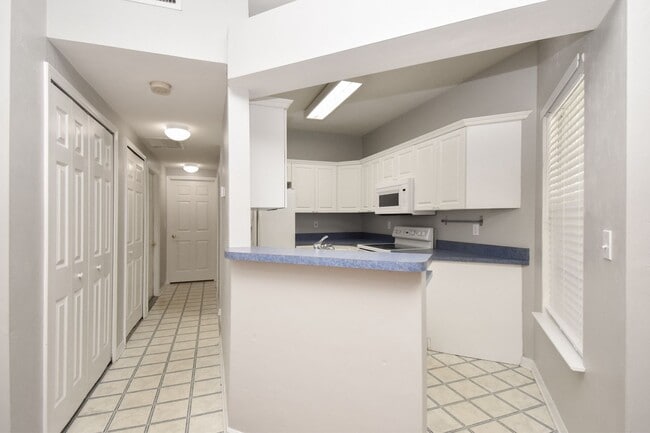 Photo - Charming 2BR/2BA End-Unit Condo in Monticello