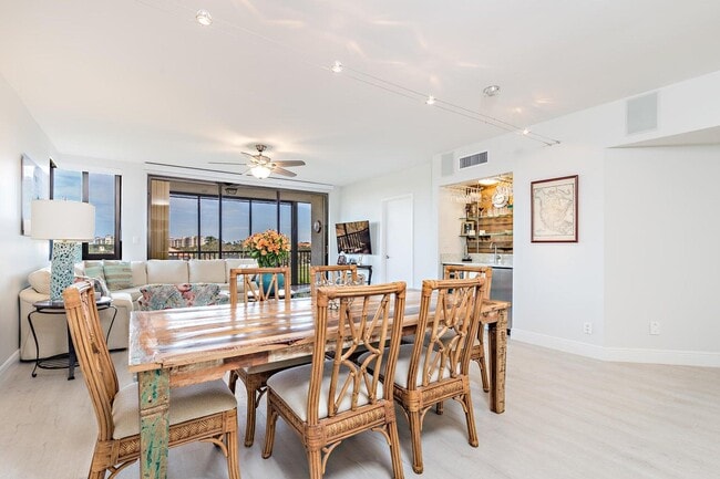 Photo - 16940 W Bay Dr Unidad N406