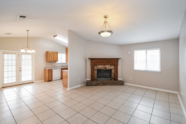 Photo - 2291 Richard Lee St