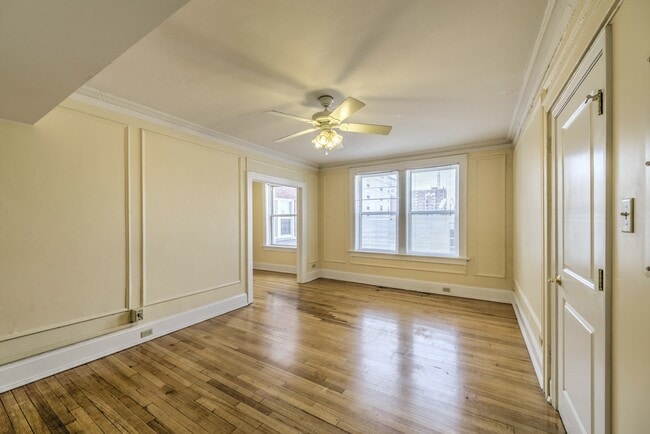 Photo - 4616 Lindell Blvd. (Carleton Apt)