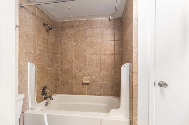 Photo - 3045 Walnut Bend Ln Unit 33