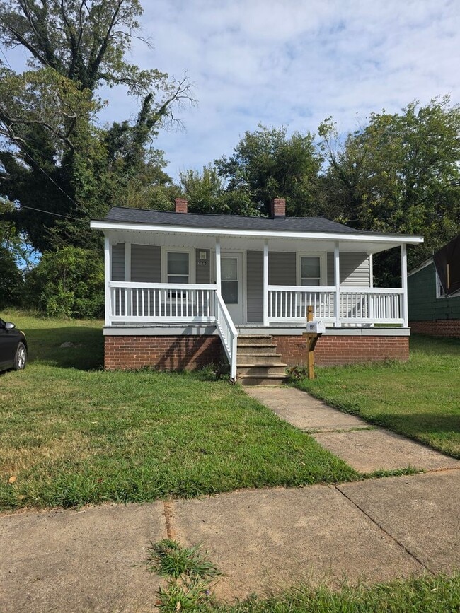 Building Photo - 325 W. 23rd Street Rental