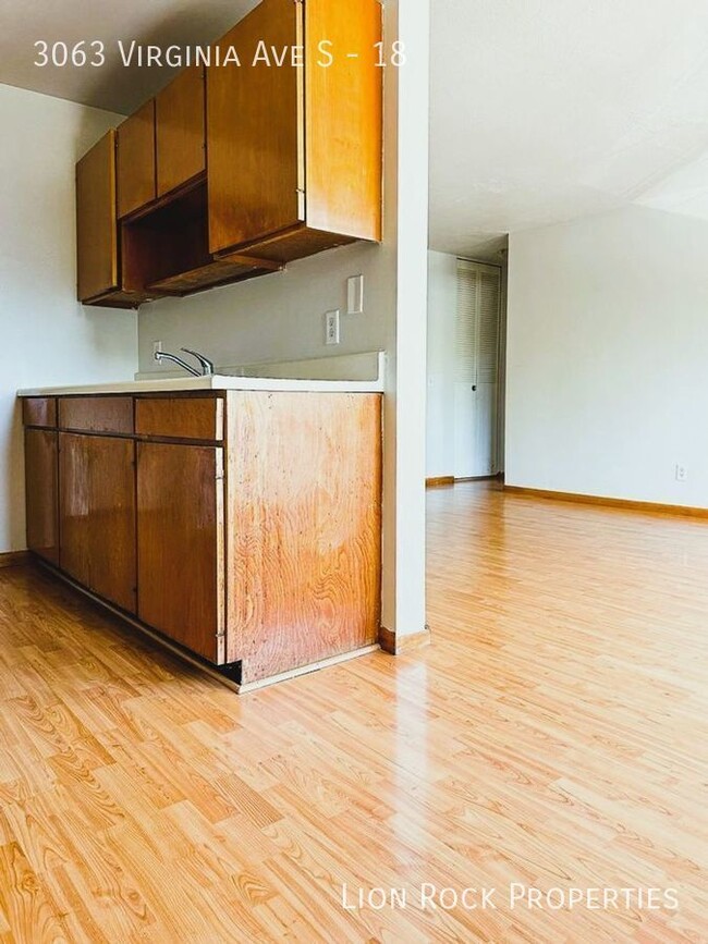 Cozy 1 bedroom in a Great St. Louis Park L... - Cozy 1 bedroom in a Great St. Louis Park L... Apartamento Unidad 18