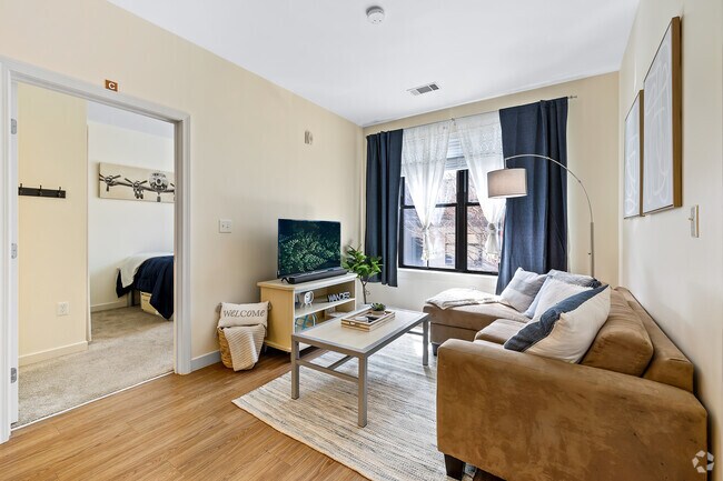 Living Room - 3BR, 3BA - 922SF