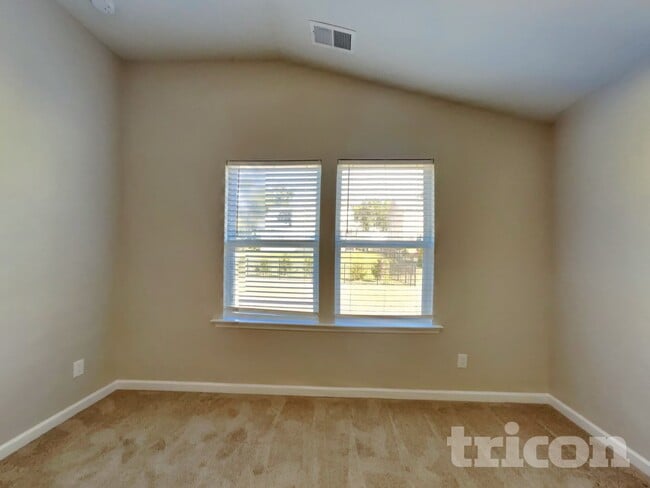 Photo - 64 Crew Clb Ct