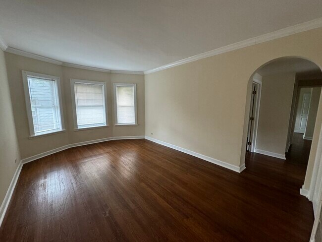 Photo - 2440 N Hamlin Ave Unit 2B