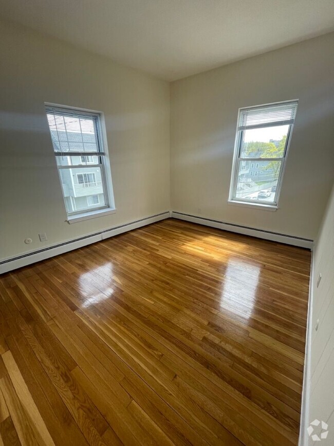 Building Photo - Avl NOW - Half Fee! Sunny 1BR near Boston ... Rental