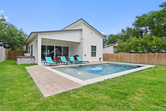 Photo - 2211 White Dove Pass