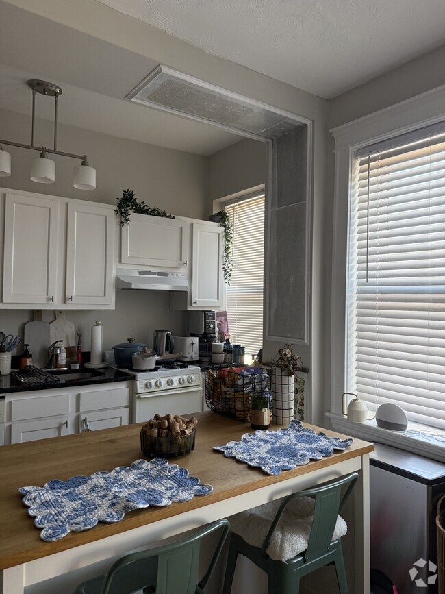 Building Photo - 1185 Commonwealth Ave Unit 15 Rental