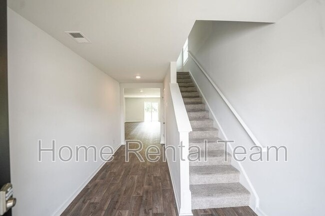 Photo - 459 Coconut Dr