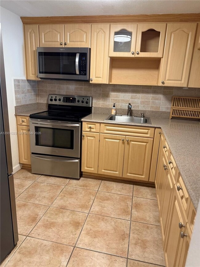 100 Edgewater Dr Unit 127