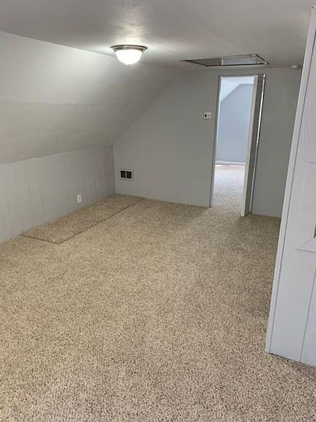4632 Cecil Pl
