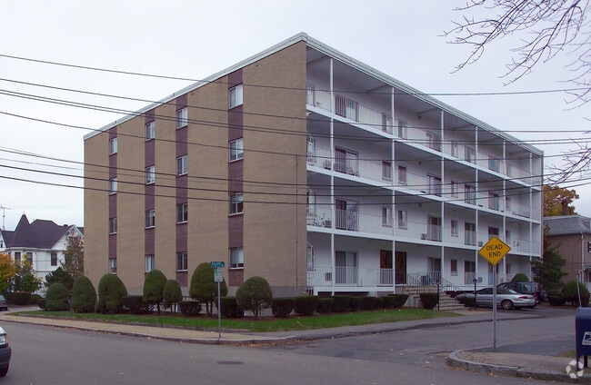 Building Photo - 6 Gilson Rd Rental