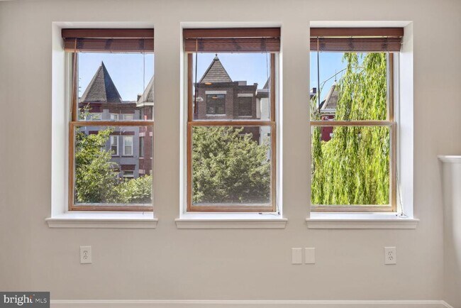 Photo - 70 Rhode Island Ave NW Unidad 302