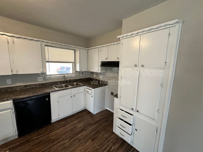 Photo - 4325 NW 55th St