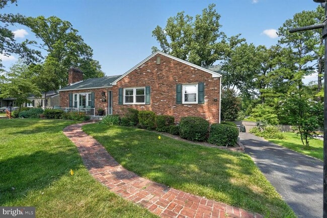 Photo - 3919 Chesterbrook Rd