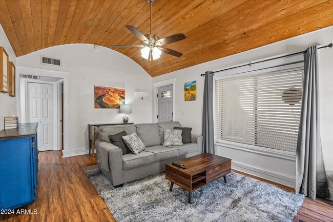 Photo - 437 N 18th St