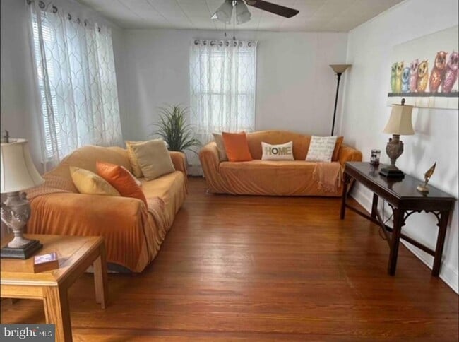 Photo - 1335 Simpson Ave