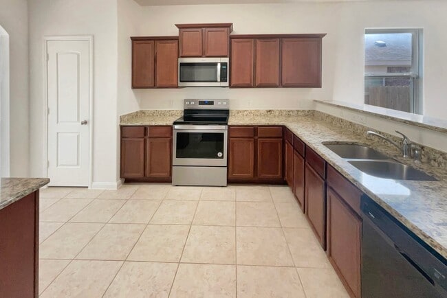 Photo - 163 Kennedy Dr