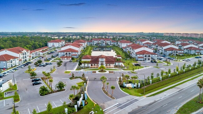 Photo - Venetian Apartments