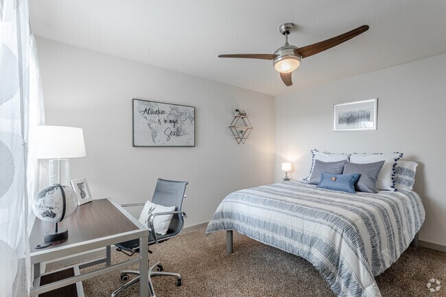 4BR, 4BA - 1696 SF