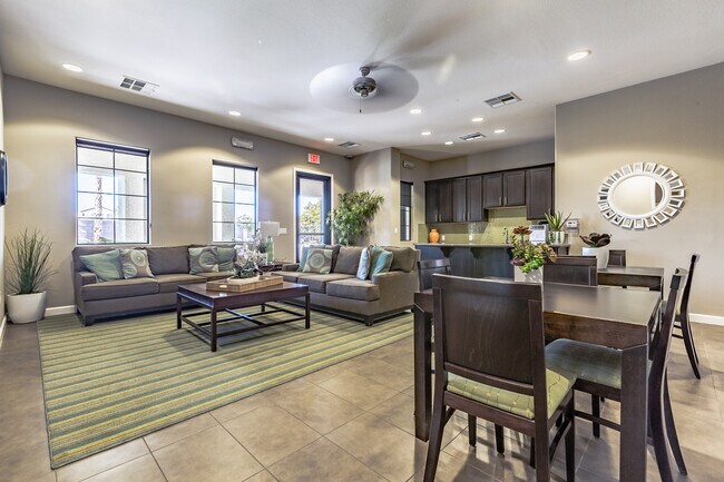 EVERETT APARTMENT HOMES