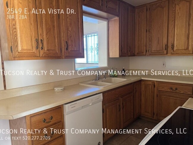 Photo - 2549 E Alta Vista St