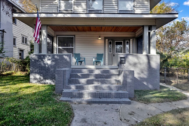 Photo - 2348 Court R