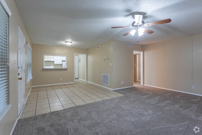 2 BR, 2 BA - 1,089 SF