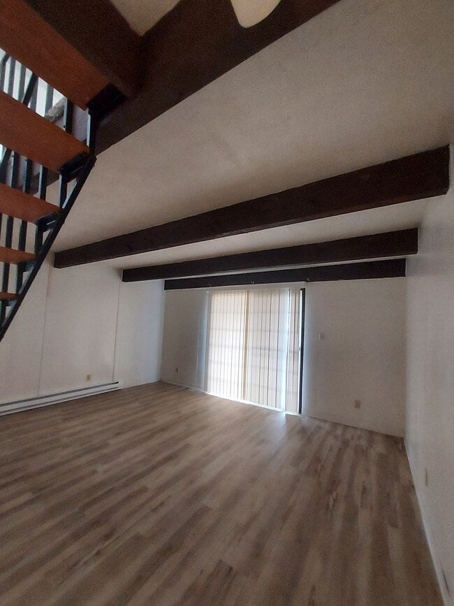 Photo - 185 Buckingham St Unidad D