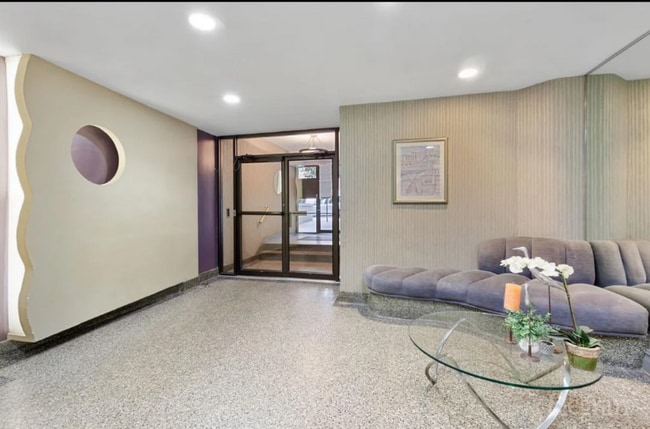 Building Photo - 345 E 54th St