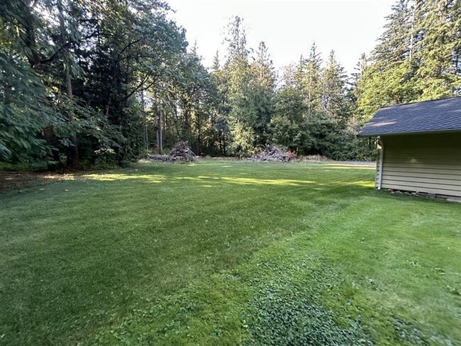Photo - Three Bedroom House for Rent with Large Yard