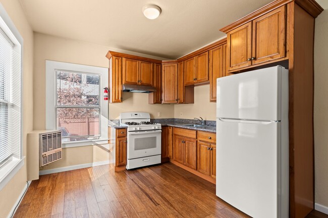 Photo - Utilities Included! Bright 1BD w/ Granite Kitchen & Plank Flooring Unidad 516-04
