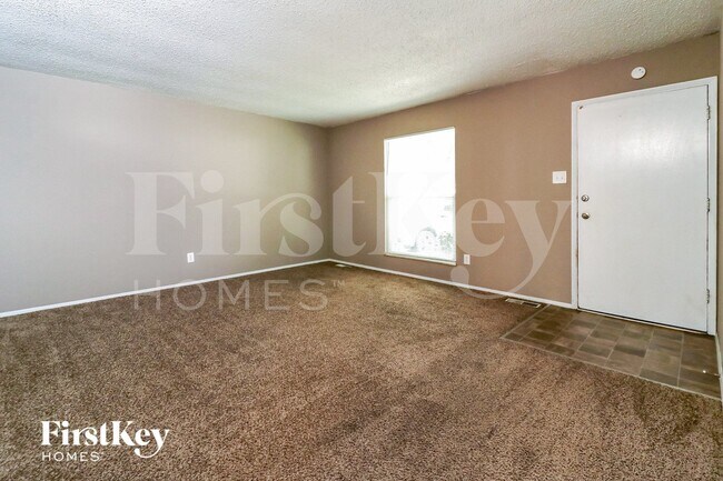 6155 Fox Chase Ct