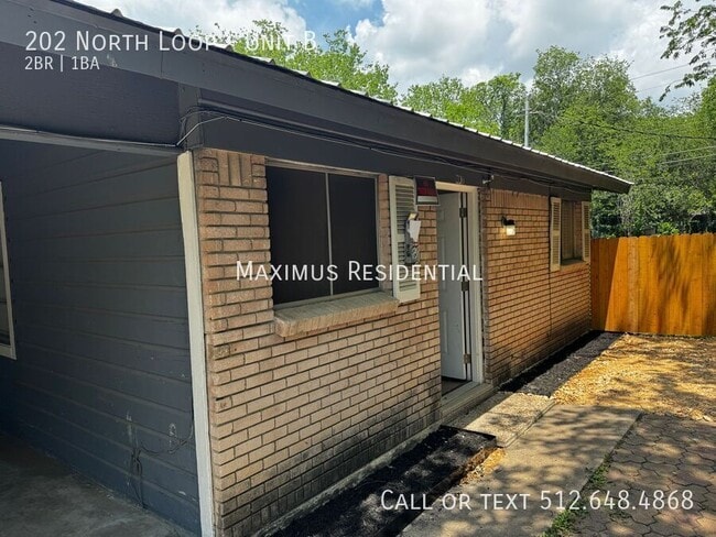 Building Photo - 202 W N Loop Blvd Unit B