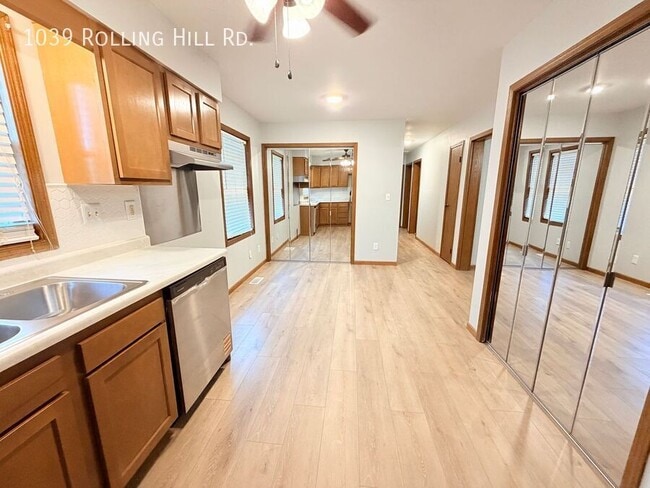 Photo - 1039 Rolling Hill Rd